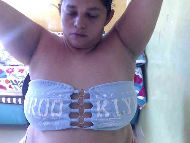 mia-naughty webcam