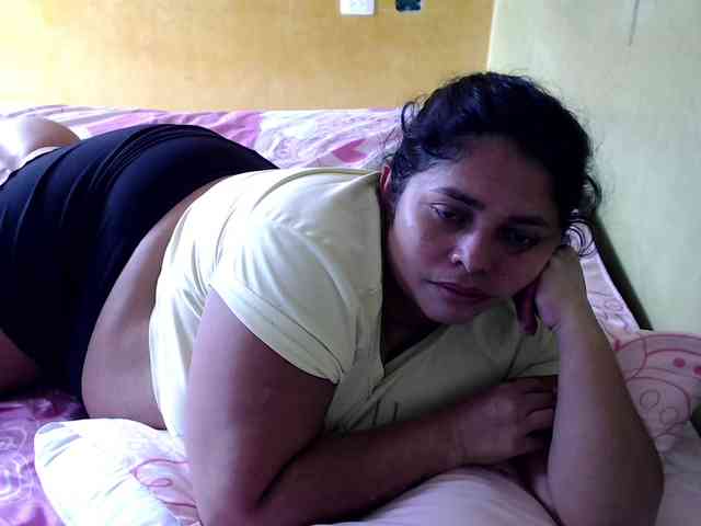 mia-naughty webcam
