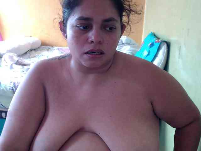 mia-naughty webcam