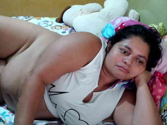 mia-naughty webcam