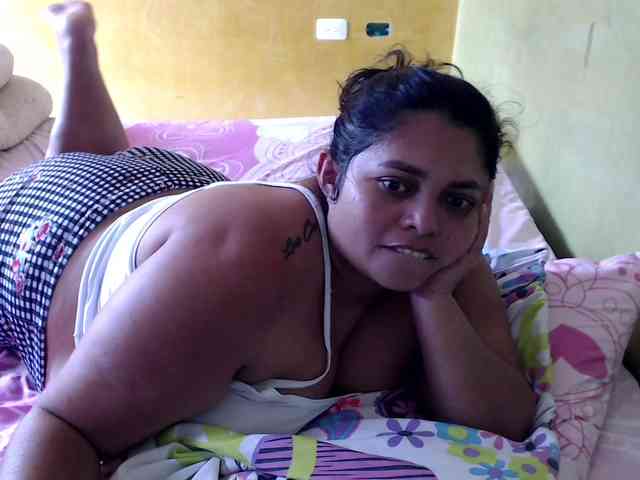 mia-naughty webcam
