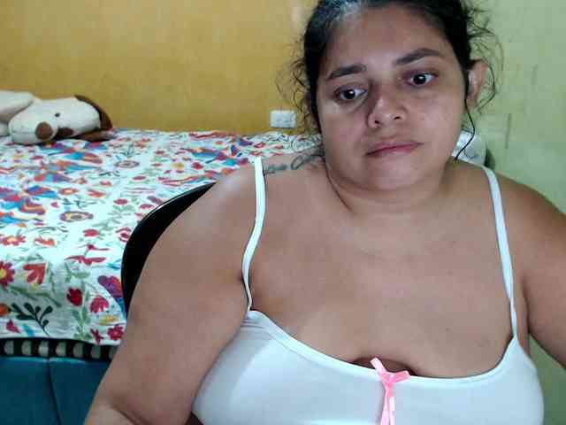 mia-naughty webcam
