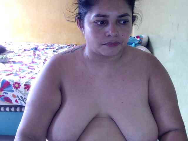 mia-naughty webcam