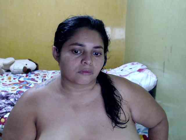 mia-naughty webcam