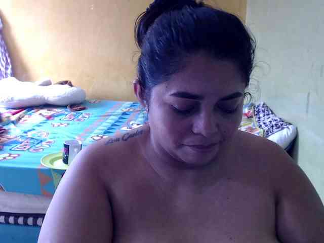 mia-naughty webcam