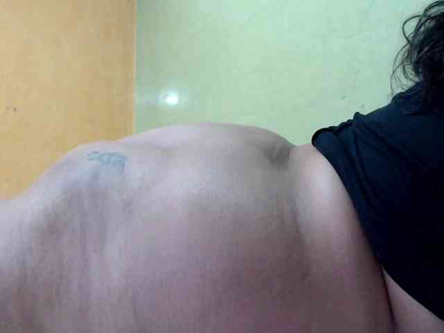 mia-naughty webcam