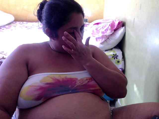 mia-naughty webcam