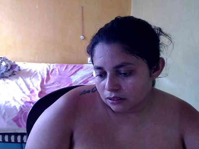 mia-naughty webcam