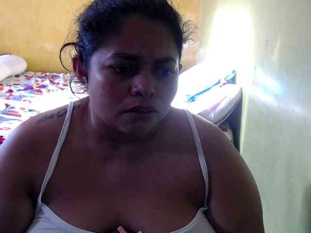 mia-naughty webcam