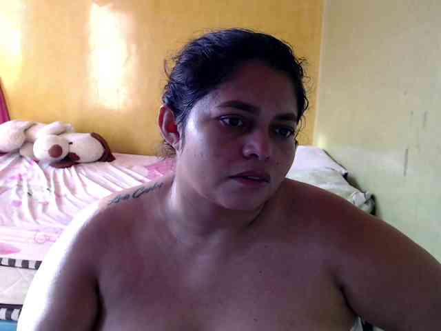 mia-naughty webcam