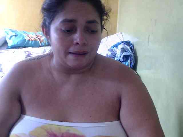 mia-naughty webcam