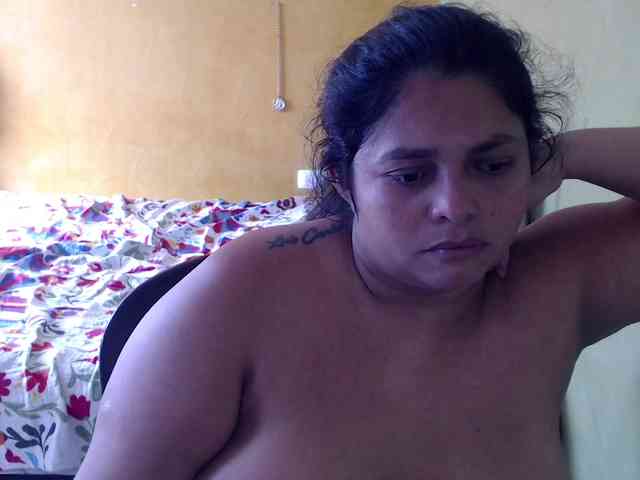 mia-naughty webcam