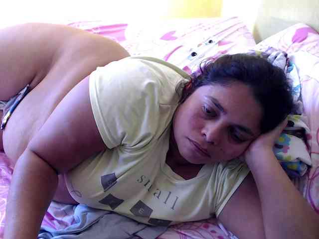 mia-naughty webcam