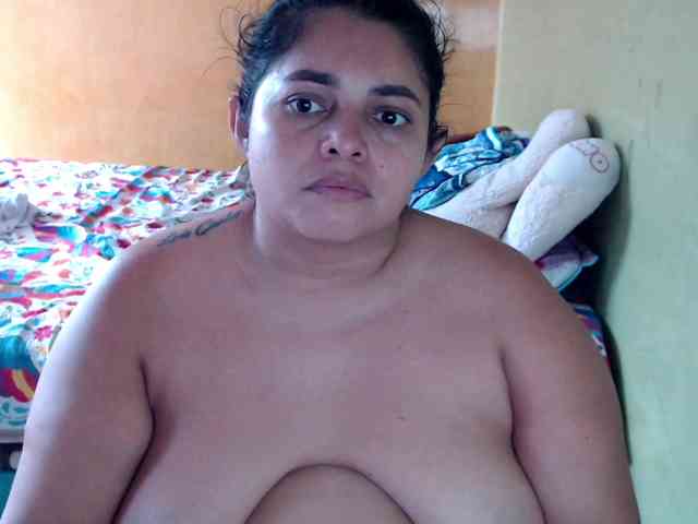 mia-naughty webcam