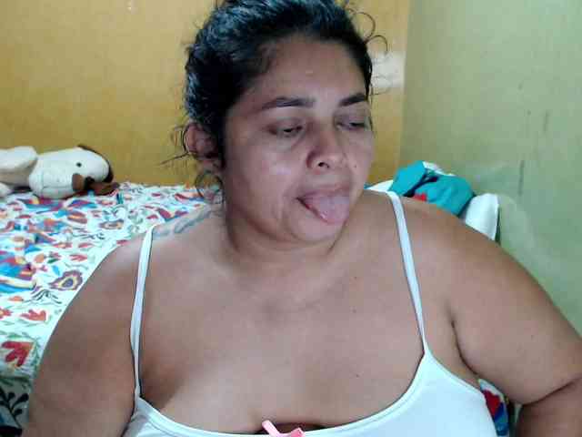 mia-naughty webcam