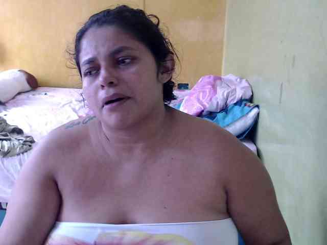 mia-naughty webcam