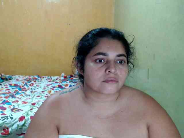 mia-naughty webcam