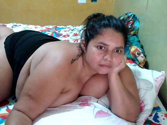 mia-naughty webcam