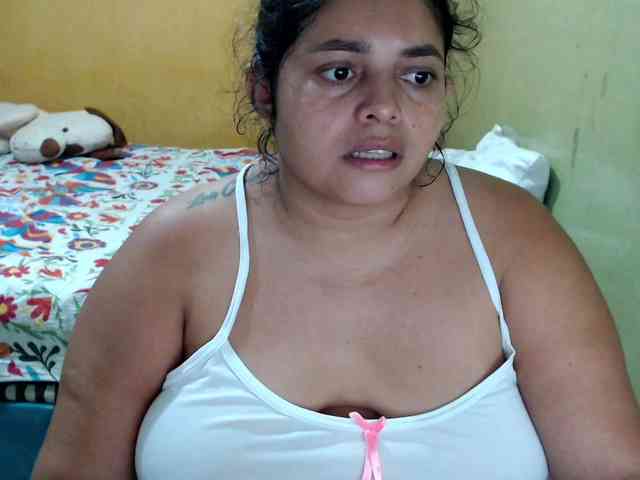 mia-naughty webcam