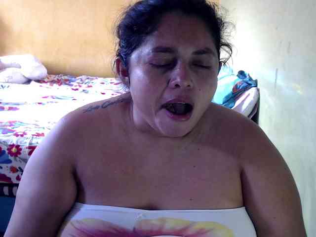 mia-naughty webcam