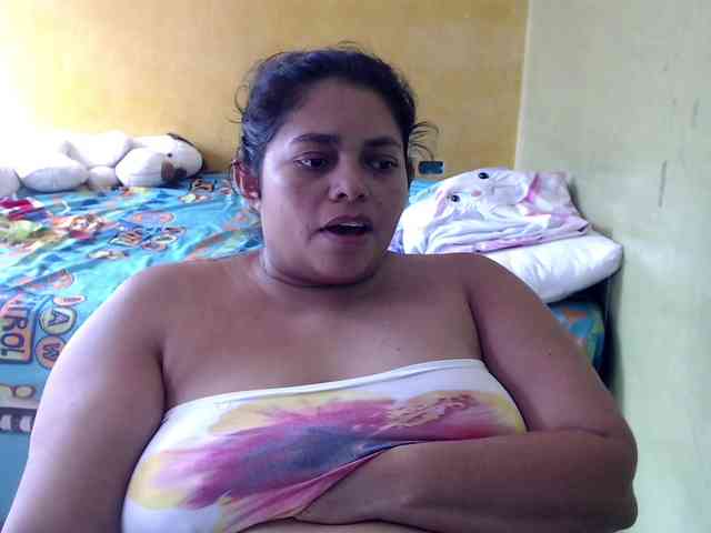 mia-naughty webcam