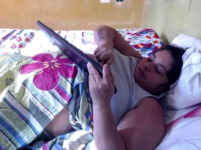 mia-naughty webcam