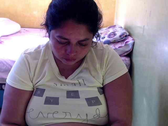 mia-naughty webcam