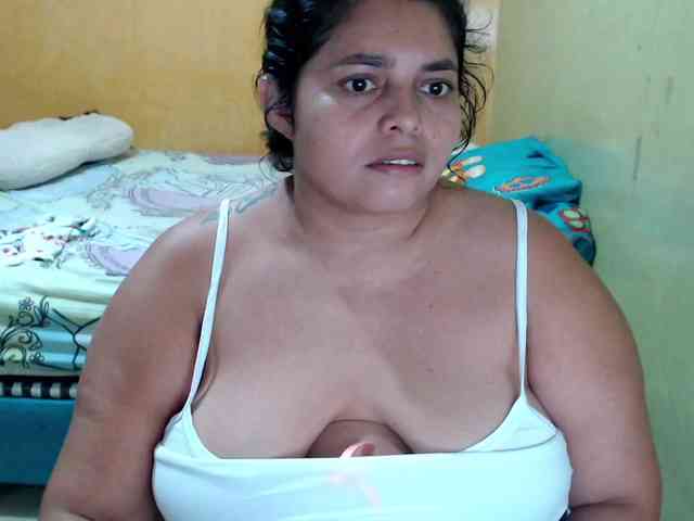 mia-naughty webcam