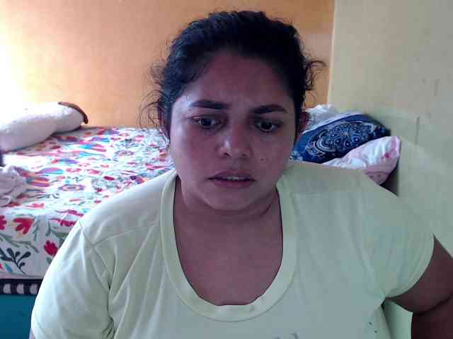 mia-naughty webcam