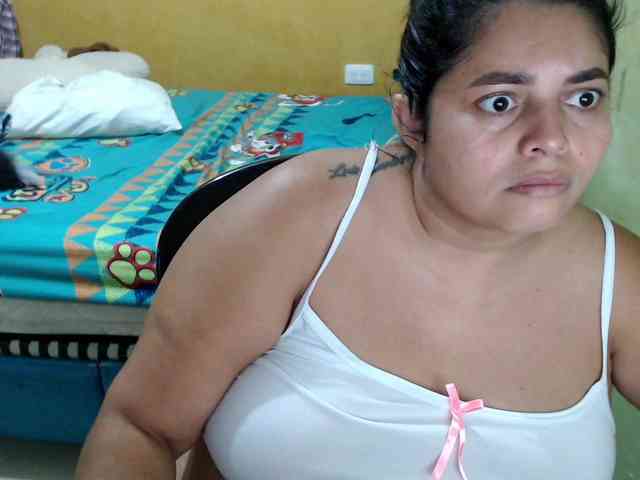 mia-naughty webcam