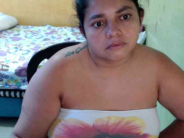 mia-naughty webcam