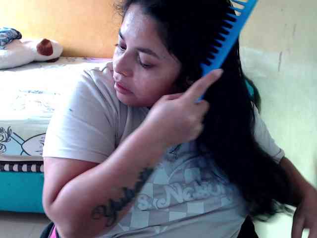 mia-naughty Live Webcam on BongaCams