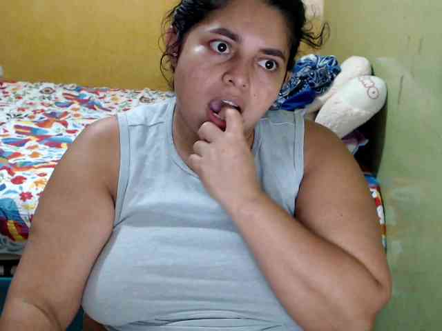 mia-naughty webcam