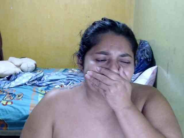 mia-naughty Live Webcam on BongaCams