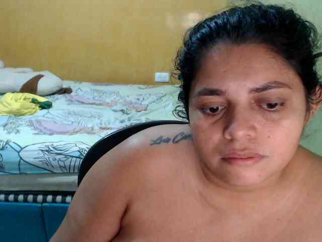 mia-naughty webcam