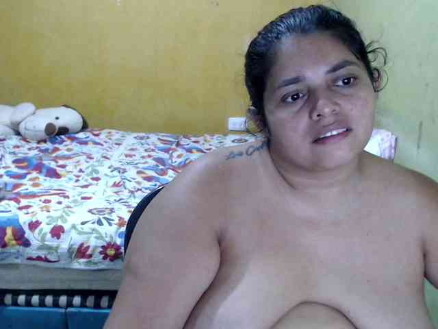 mia-naughty webcam