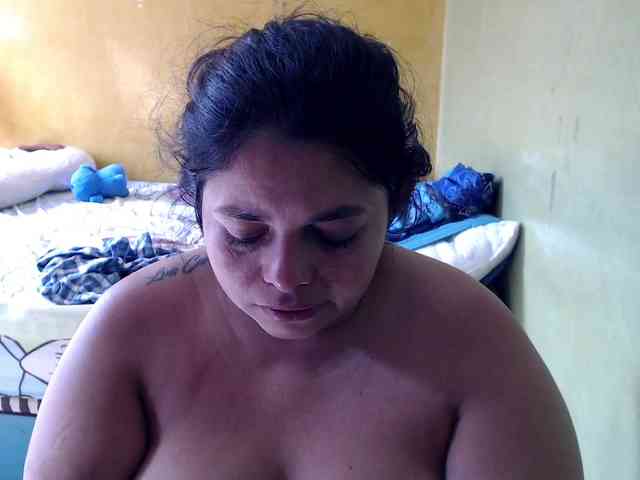 mia-naughty webcam
