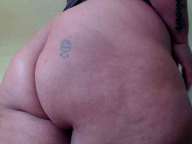 mia-naughty webcam