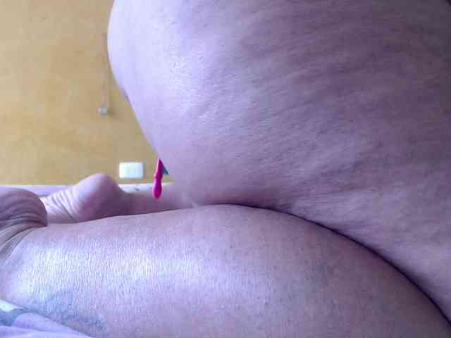 mia-naughty webcam