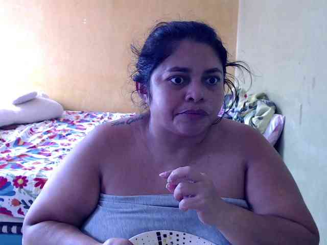 mia-naughty webcam