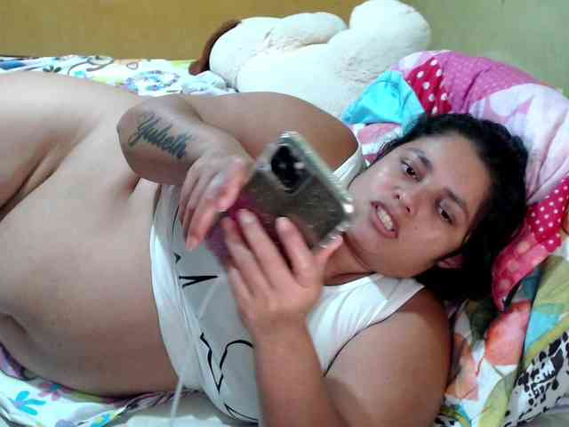 mia-naughty webcam