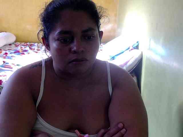 mia-naughty webcam