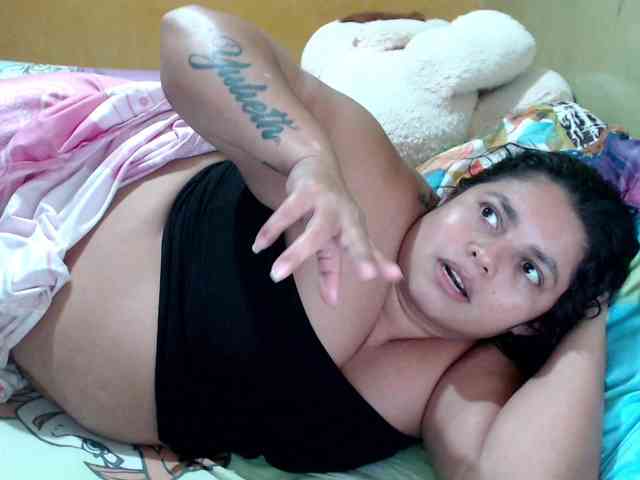 mia-naughty webcam