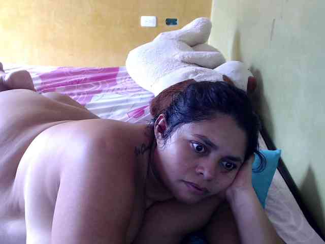 mia-naughty webcam