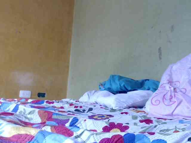 mia-naughty webcam