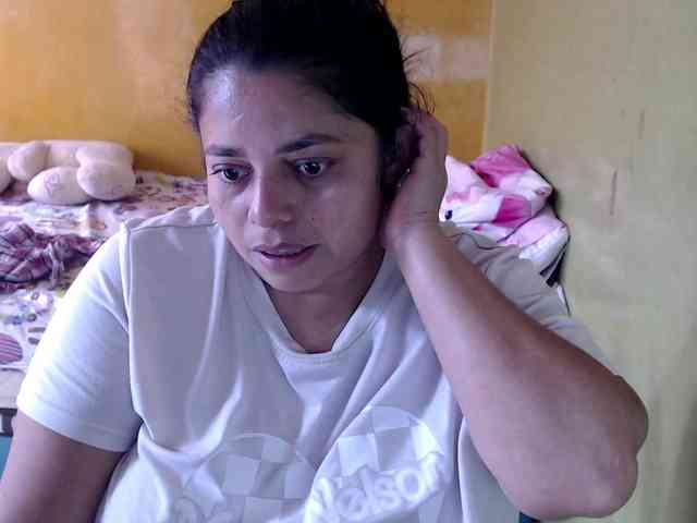 mia-naughty webcam
