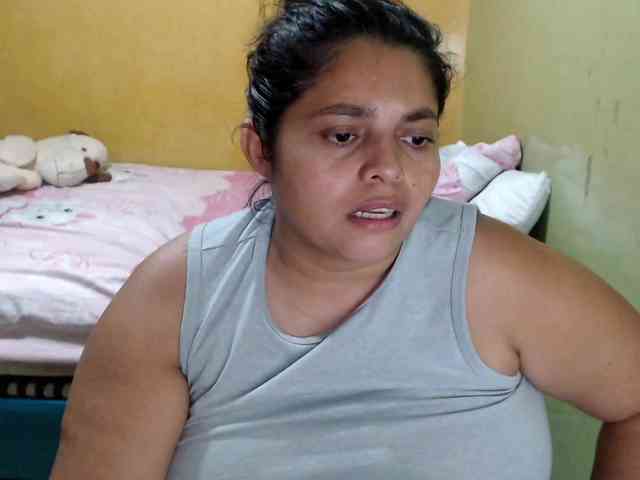 mia-naughty webcam