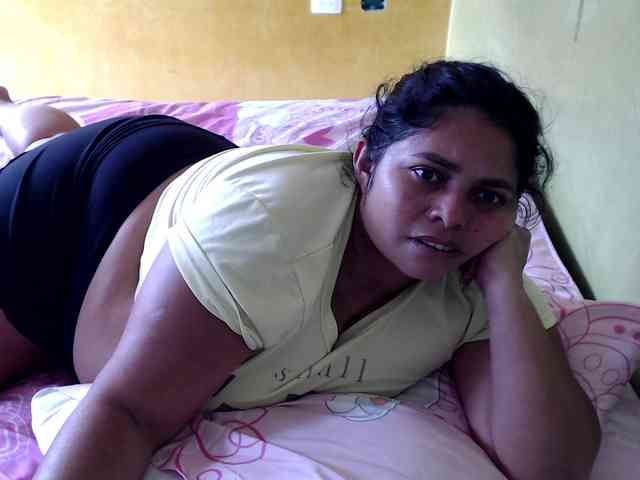 mia-naughty webcam