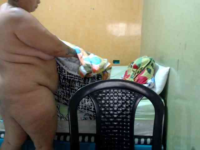 mia-naughty webcam