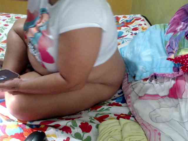 mia-naughty webcam
